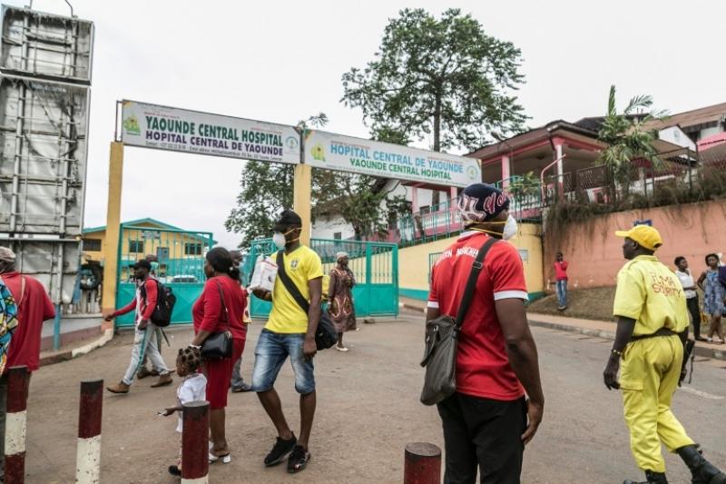 fait divers: Soupçonné d’avoir trafiqué les organes d’un patient décédé à l’hôpital Central de Yaoundé, le directeur de cette formation sanitaire, le Pr Pierre Joseph Fouda, porte l’affaire devant les instances judiciaires fait divers: Soupçonné d’avoir trafiqué les organes d’un patient décédé à l’hôpital Central de Yaoundé, le directeur de cette formation sanitaire, le Pr Pierre Joseph Fouda, porte l’affaire devant les instances judiciaires