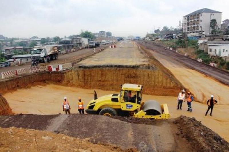 Chantiers routiers: Le Cameroun contracte une nouvelle dette pour finaliser les travaux de la pénétrante Est à Douala Chantiers routiers: Le Cameroun contracte une nouvelle dette pour finaliser les travaux de la pénétrante Est à Douala