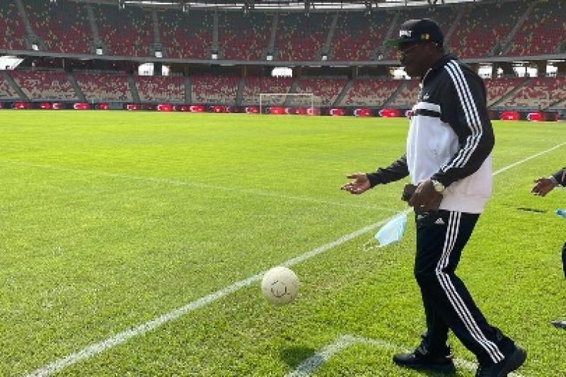 CAN 2021 : Face à la polémique, Paul Biya envoie Ferdinand Ngoh Ngoh et cie inspecter les stades dont celui d’Olembe CAN 2021 : Face à la polémique, Paul Biya envoie Ferdinand Ngoh Ngoh et cie inspecter les stades dont celui d’Olembe