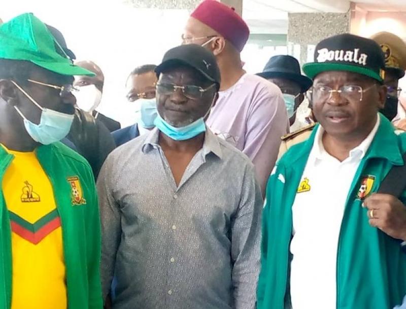 Cameroun : Roger Milla demande à Paul Biya de baptiser de son nom, le stade de Japoma avant le coup d’envoi de la CAN 2021. Cameroun : Roger Milla demande à Paul Biya de baptiser de son nom, le stade de Japoma avant le coup d’envoi de la CAN 2021.