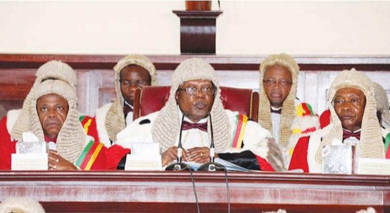Justice : Le président de la Cour Suprême, Daniel Mekobe Sone, «introuvable», à cause du Coronavirus ? Justice : Le président de la Cour Suprême, Daniel Mekobe Sone, «introuvable», à cause du Coronavirus ?
