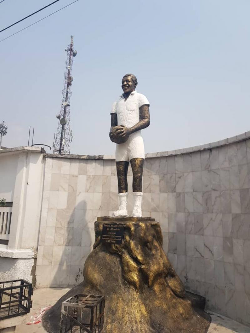 Hommage: Vandalisée en novembre 2021, la statue de Samuel Mbappe Leppe est restaurée à Douala Hommage: Vandalisée en novembre 2021, la statue de Samuel Mbappe Leppe est restaurée à Douala