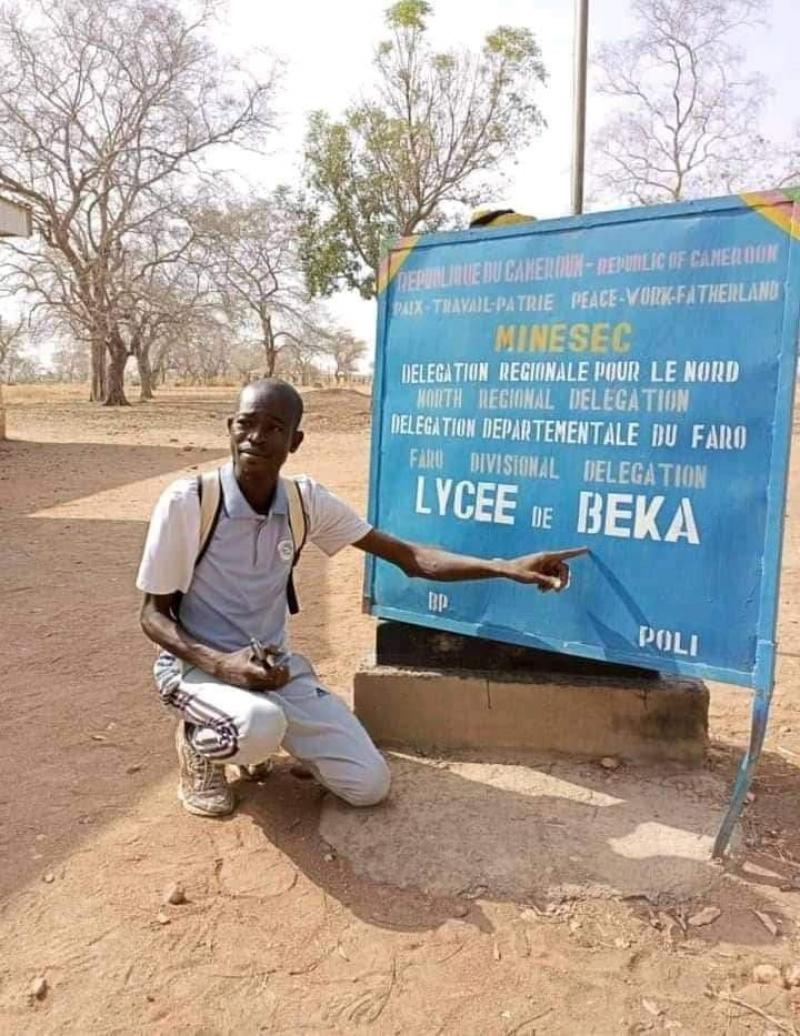 Insolite: Le ministre de la fonction publique fait intégrer un enseignant qui travaillait depuis 10 ans sans matricule ni salaire ! Insolite: Le ministre de la fonction publique fait intégrer un enseignant qui travaillait depuis 10 ans sans matricule ni salaire !