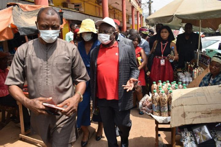 Hausse de prix : le ministère du Commerce traque les commerçants dans les marchés de la capitale camerounaise Hausse de prix : le ministère du Commerce traque les commerçants dans les marchés de la capitale camerounaise
