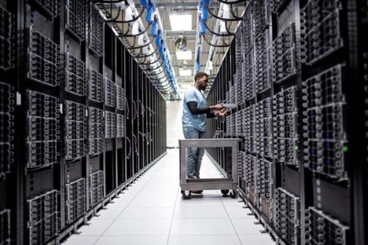 Le Cameroun envisage de connecter les bases de données des opérateurs des télécoms à celles des services de sécurité Le Cameroun envisage de connecter les bases de données des opérateurs des télécoms à celles des services de sécurité