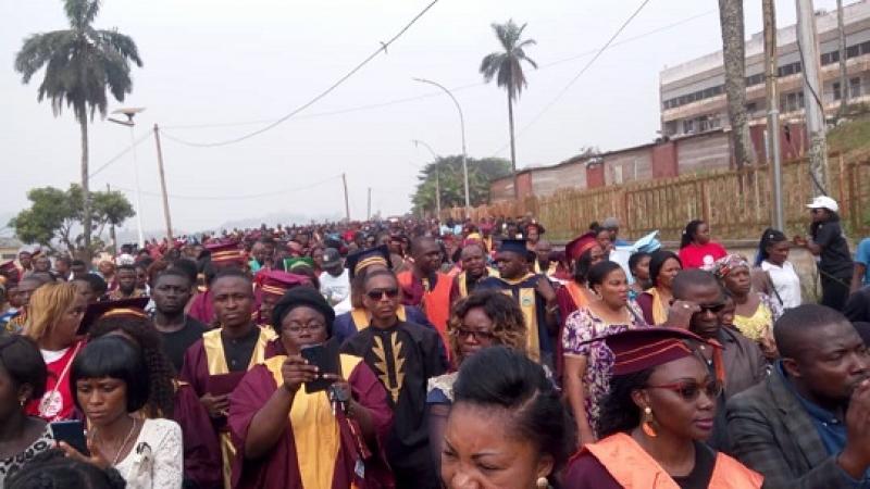 Opération craie morte : Suite au décès de leur collègue Hamidou, les enseignants proclament une journée de deuil dénommée « mercredi noir » Opération craie morte : Suite au décès de leur collègue Hamidou, les enseignants proclament une journée de deuil dénommée « mercredi noir »