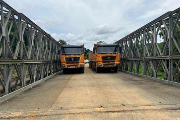 Projet de 55 ponts métalliques : 2,5 milliards de FCFA budgétisés en 2022 pour relancer les travaux, après 3 ans d’arrêt Projet de 55 ponts métalliques : 2,5 milliards de FCFA budgétisés en 2022 pour relancer les travaux, après 3 ans d’arrêt