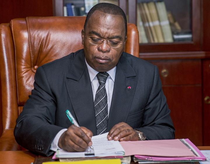 Cameroun-affaires 17 milliards F d’impôts : Louis Paul Motaze suspend la saisie des comptes d’Amougou Belinga Cameroun-affaires 17 milliards F d’impôts : Louis Paul Motaze suspend la saisie des comptes d’Amougou Belinga