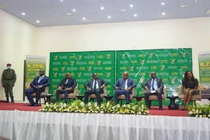 Emprunt obligataire 2022 : le Cameroun boucle le road-show avec désormais un objectif de 250 milliards de FCFA Emprunt obligataire 2022 : le Cameroun boucle le road-show avec désormais un objectif de 250 milliards de FCFA