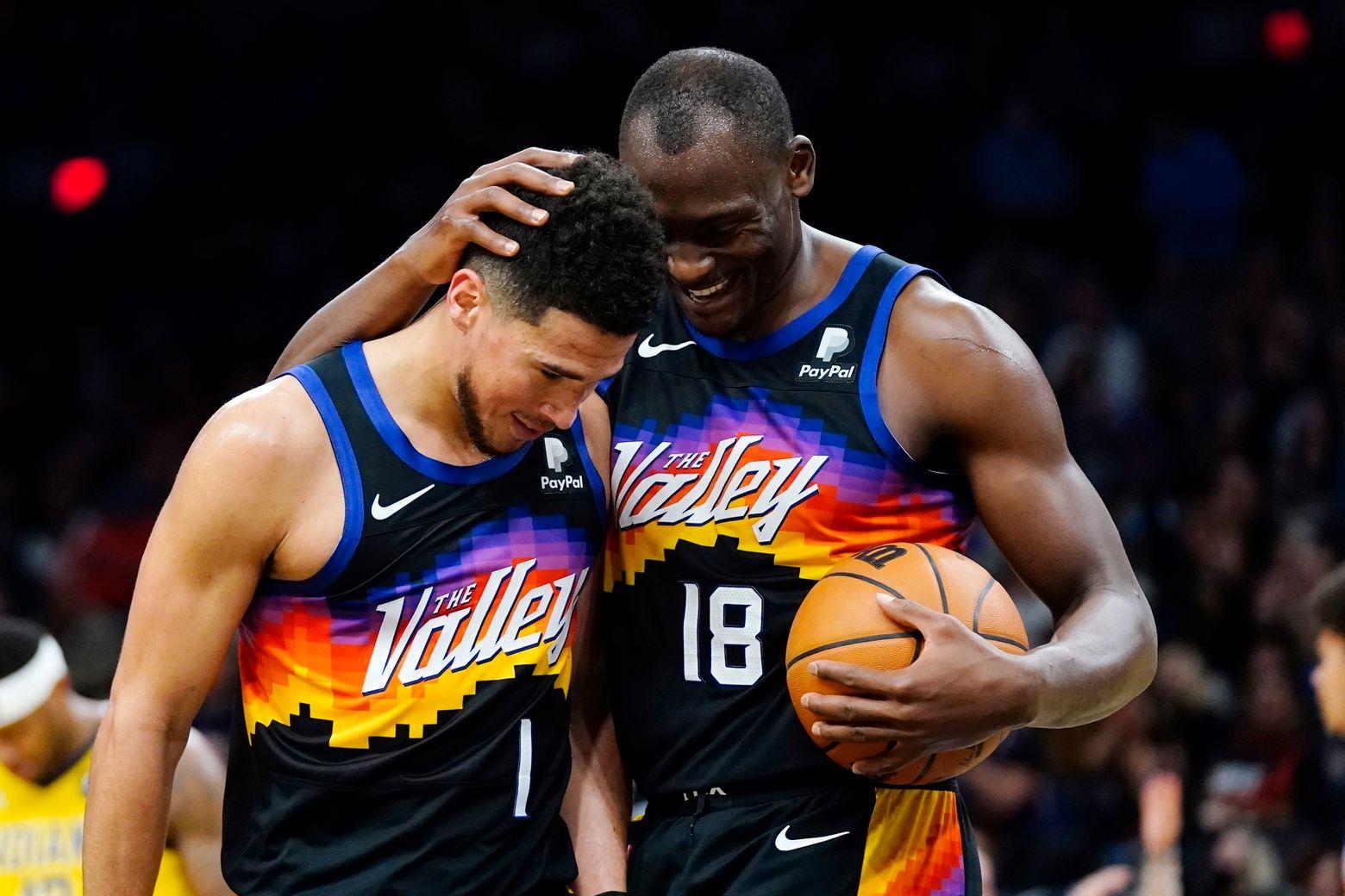 NBA/Play Off: Bismack Biyombo et Phoenix Suns en demi-finales avec les Dallas Mavericks après avoir conclu avec les New Orleans Pelicans NBA/Play Off: Bismack Biyombo et Phoenix Suns en demi-finales avec les Dallas Mavericks après avoir conclu avec les New Orleans Pelicans