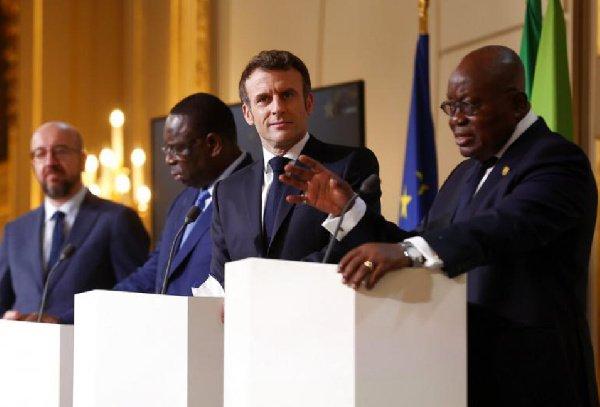 'Macron débourse 31 milliards de nos CFA pour faire baisser la fièvre anti française en Afrique de l'Ouest' 'Macron débourse 31 milliards de nos CFA pour faire baisser la fièvre anti française en Afrique de l'Ouest'
