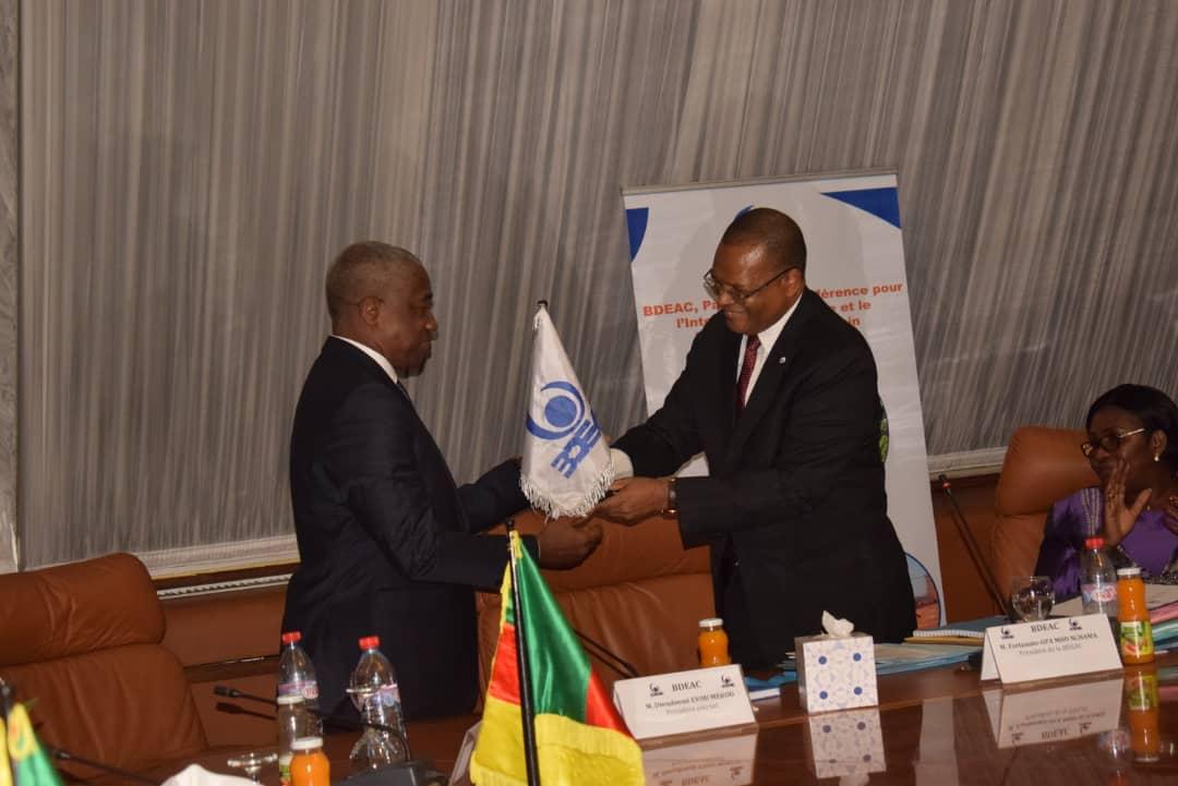 Le Camerounais Dieudonné Evou Mekou installé à la présidence de la BDEAC Le Camerounais Dieudonné Evou Mekou installé à la présidence de la BDEAC