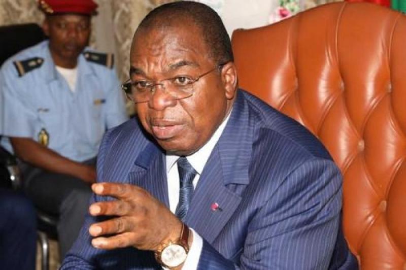 Polémique: Louis Paul Motaze déclare que Cabral Libii, Joshua Osih et les autres opposants ont confondu «débat d’orientation budgétaire» et «discussion budgétaire». Polémique: Louis Paul Motaze déclare que Cabral Libii, Joshua Osih et les autres opposants ont confondu «débat d’orientation budgétaire» et «discussion budgétaire».