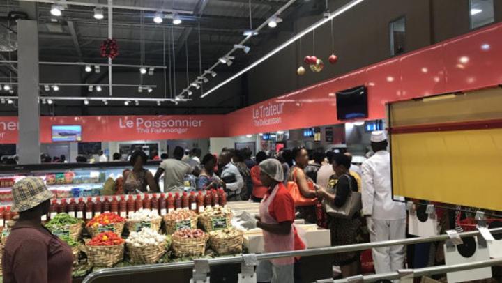 Made in Cameroun : Carrefour annonce 4 600 références locales (20%) sur les étals de son hypermarché de Yaoundé Made in Cameroun : Carrefour annonce 4 600 références locales (20%) sur les étals de son hypermarché de Yaoundé