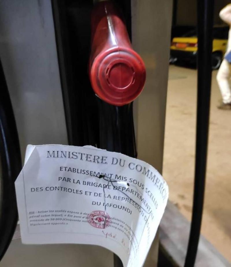Crise du carburant: Des stations-services scellées à Yaoundé pour avoir entretenu de fausses pénuries Crise du carburant: Des stations-services scellées à Yaoundé pour avoir entretenu de fausses pénuries