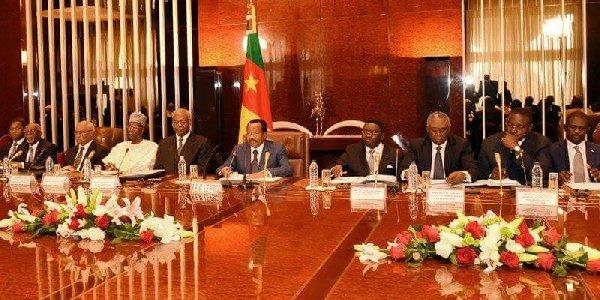 Remaniement ministériel et modification de la constitution, c'est la panique générale à Etoudi
