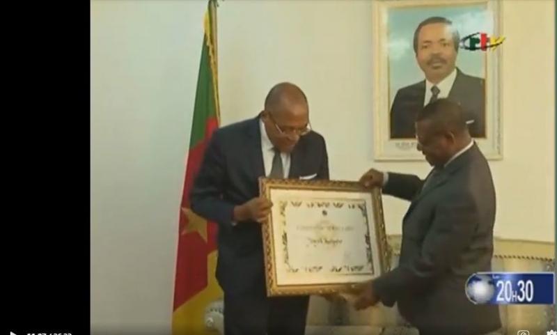 Reconnaissance: Le professeur Joseph Kamgno, lauréat du prestigieux prix Christophe-Mérieux, honoré par le gouvernement Reconnaissance: Le professeur Joseph Kamgno, lauréat du prestigieux prix Christophe-Mérieux, honoré par le gouvernement