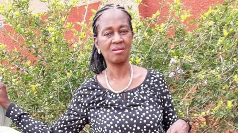 Voici la dame qui a été décapitée et découpée en morceaux par sa belle-soeur dans un hotel à Yaoundé Voici la dame qui a été décapitée et découpée en morceaux par sa belle-soeur dans un hotel à Yaoundé