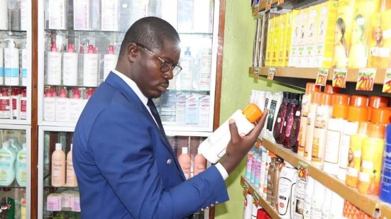Assainissement: La traque des produits cosmétiques et des compléments alimentaires frauduleux est lancée sur le marché Assainissement: La traque des produits cosmétiques et des compléments alimentaires frauduleux est lancée sur le marché