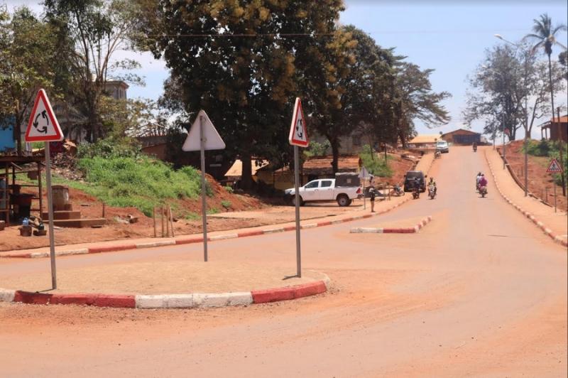 Cameroun: Le Projet de Développement des Villes Inclusives et Résilientes (PDVIR) réceptionne 2,2 km de voirie urbaine à Batouri (Est) Cameroun: Le Projet de Développement des Villes Inclusives et Résilientes (PDVIR) réceptionne 2,2 km de voirie urbaine à Batouri (Est)