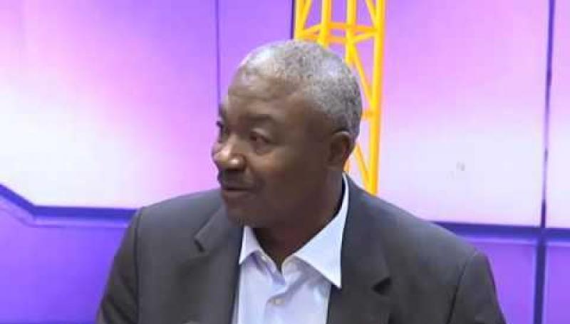 Manuel scolaire: L’éditeur Ferdinand Nana Payong dénonce la présence de deux livres contrefaits en librairie Manuel scolaire: L’éditeur Ferdinand Nana Payong dénonce la présence de deux livres contrefaits en librairie