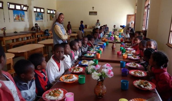 Vente des uniformes, transport, cantine… : le fisc taxe désormais les établissements scolaires privés au Cameroun Vente des uniformes, transport, cantine… : le fisc taxe désormais les établissements scolaires privés au Cameroun