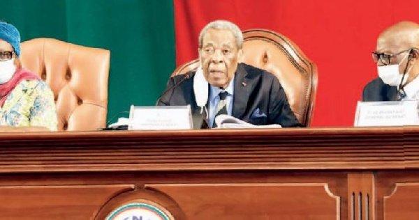 Le remplaçant constitutionnel de Paul Biya, Marcel Niat Njifendji de nouveau malade s'est envolé pour Paris Le remplaçant constitutionnel de Paul Biya, Marcel Niat Njifendji de nouveau malade s'est envolé pour Paris