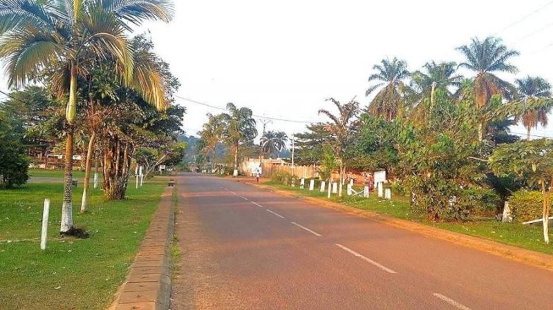 Cameroun: La Compagnie d'Electricité EDC accuse les populations de la Vallée du Ntem (Sud) d'être responsables des délestages qui sévissent dans le Département. Réaction musclée de l'ancien maire de la commune d'Ambam Cameroun: La Compagnie d'Electricité EDC accuse les populations de la Vallée du Ntem (Sud) d'être responsables des délestages qui sévissent dans le Département. Réaction musclée de l'ancien maire de la commune d'Ambam