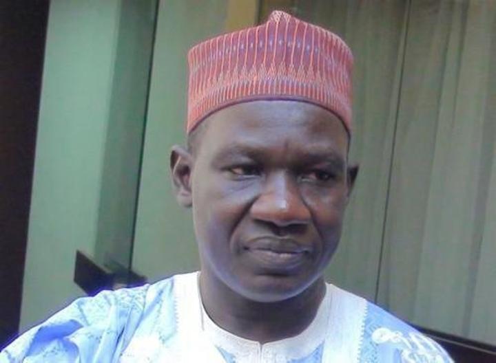 Breaking/Epervier : en route pour Kondengui, le ministre de l'économie, Alamine Ousmane Mey attendu au TCS Breaking/Epervier : en route pour Kondengui, le ministre de l'économie, Alamine Ousmane Mey attendu au TCS