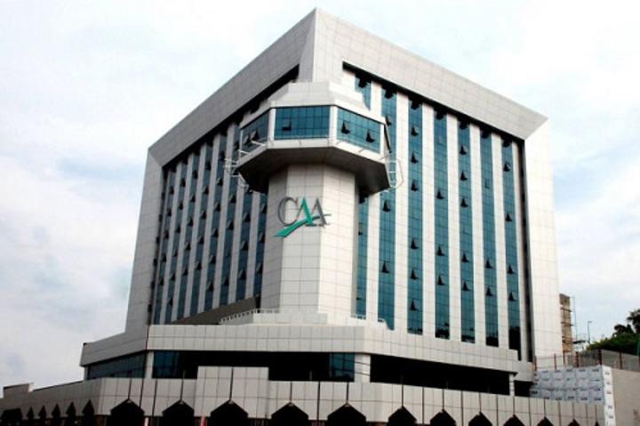 Le Cameroun affiche une dette de 12 374 milliards de FCFA à fin septembre 2022, en hausse de 11% Le Cameroun affiche une dette de 12 374 milliards de FCFA à fin septembre 2022, en hausse de 11%