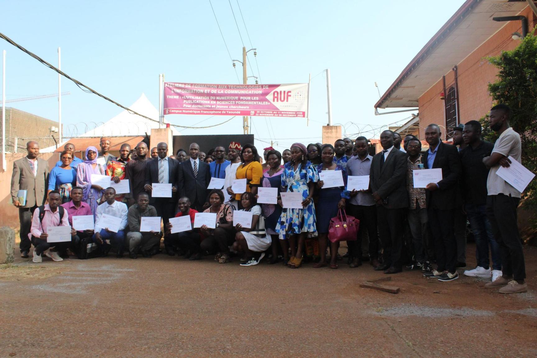 Cameroun : des chercheurs formés sur la rédaction et la publication des articles scientifiques en ligne Cameroun : des chercheurs formés sur la rédaction et la publication des articles scientifiques en ligne
