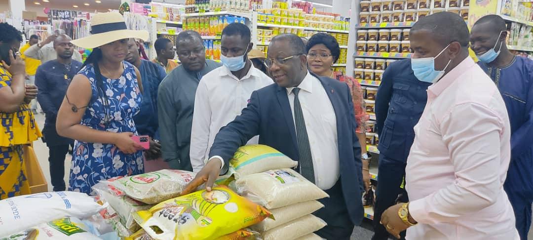 « Les camerounais doivent être fiers de leur Gouvernement qui travaille pour les nourrir », Luc Magloire Mbarga « Les camerounais doivent être fiers de leur Gouvernement qui travaille pour les nourrir », Luc Magloire Mbarga