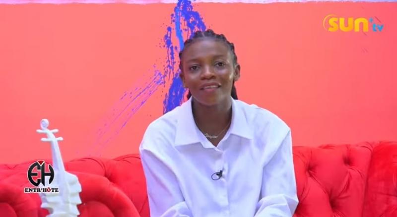 Médias: Sur la toile, des journalistes critiquent l’invitation de Cynthia Fiangan à la télévision SUN PLUS TV Médias: Sur la toile, des journalistes critiquent l’invitation de Cynthia Fiangan à la télévision SUN PLUS TV