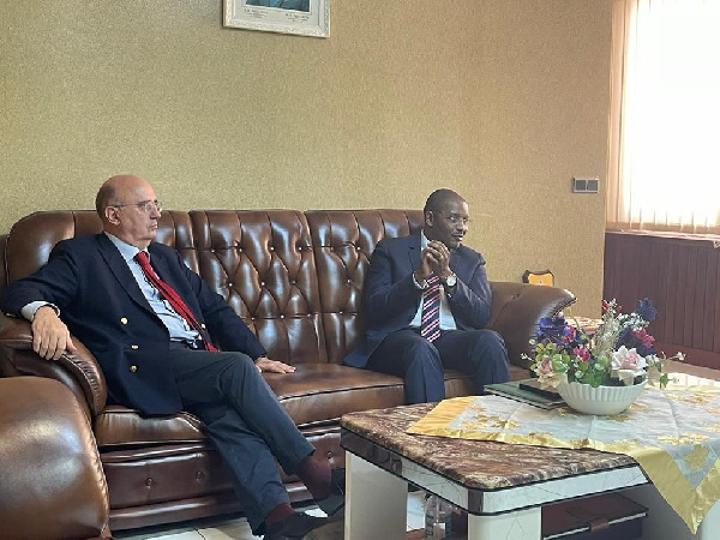 Nécrologie : Paul Biya inconsolable après la mort subite du ministre Gabriel Dodo Donke, ses derniers mots Nécrologie : Paul Biya inconsolable après la mort subite du ministre Gabriel Dodo Donke, ses derniers mots