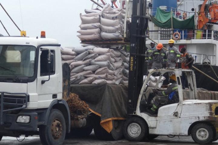 Commerce extérieur : à fin juin 2022, le volume des importations baisse au Cameroun pour le 2e trimestre d’affilée Commerce extérieur : à fin juin 2022, le volume des importations baisse au Cameroun pour le 2e trimestre d’affilée