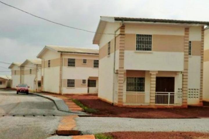 Logements sociaux : sept communes camerounaises signent un partenariat avec l’État pour bénéficier des projets HIMO Logements sociaux : sept communes camerounaises signent un partenariat avec l’État pour bénéficier des projets HIMO