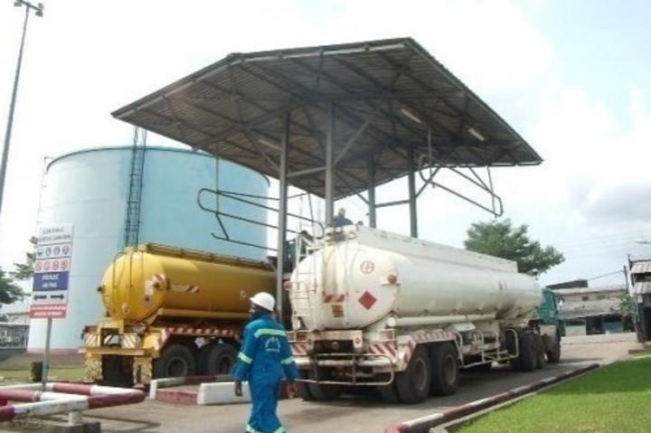 Produits pétroliers : le Cameroun promet de faciliter l’approvisionnement de la RCA, malgré ses propres difficultés Produits pétroliers : le Cameroun promet de faciliter l’approvisionnement de la RCA, malgré ses propres difficultés