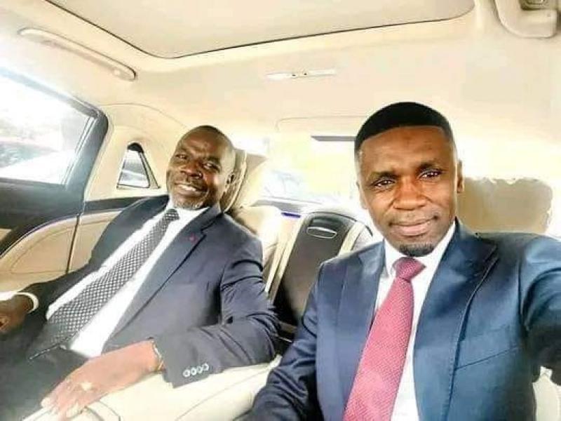 Cameroun – Assassinat de Martinez Zogo : Jean Pierre Amougou Belinga et Cie sont de nouveau au Tribunal militaire de Yaoundé. Cameroun – Assassinat de Martinez Zogo : Jean Pierre Amougou Belinga et Cie sont de nouveau au Tribunal militaire de Yaoundé.