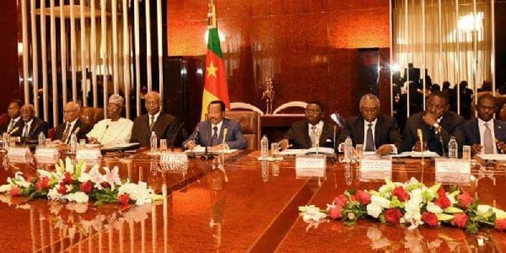 Remaniement, interdiction de sortie du pays : Paul Biya fait attendre ses ministres et promulgue un décret sensible Remaniement, interdiction de sortie du pays : Paul Biya fait attendre ses ministres et promulgue un décret sensible