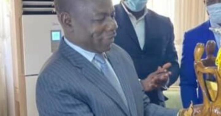 'Complicité de torture par aide': un juge civil va reprendre l'affaire, Amougou Belinga peut jubiler 'Complicité de torture par aide': un juge civil va reprendre l'affaire, Amougou Belinga peut jubiler