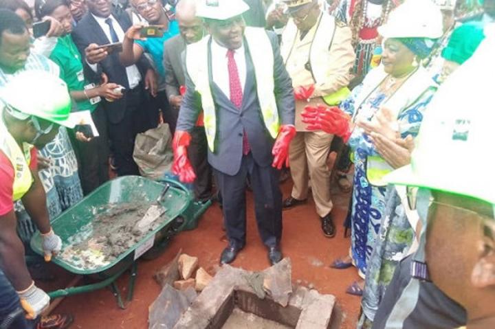 Investissement : au moins 2 000 emplois directs en vue dans un projet de parc agro-industriel à l’Ouest du Cameroun Investissement : au moins 2 000 emplois directs en vue dans un projet de parc agro-industriel à l’Ouest du Cameroun
