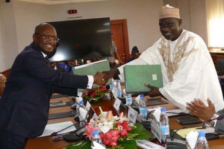 Électricité : plus de 13 000 ménages camerounais bientôt éclairés au solaire, grâce à un prêt d’Afreximbank Électricité : plus de 13 000 ménages camerounais bientôt éclairés au solaire, grâce à un prêt d’Afreximbank