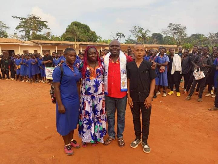 Appui à la Scolarisation : Les Conseillers régionaux de Dja au chevet des élèves du lycée Bilingue de Mindourou Appui à la Scolarisation : Les Conseillers régionaux de Dja au chevet des élèves du lycée Bilingue de Mindourou