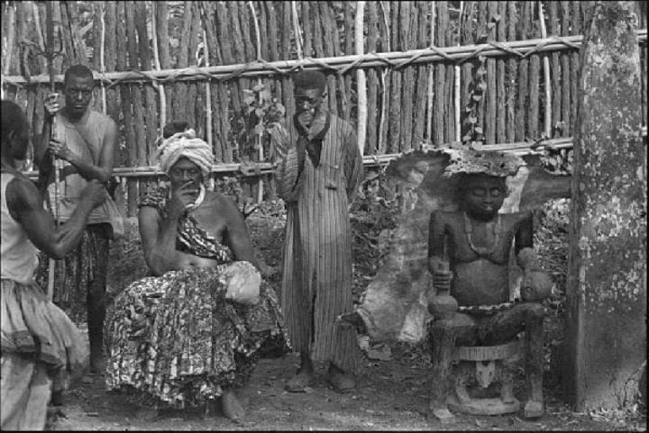 Nono Ketcha Jean : Ce Chef qui avait empoisonné les notables pour usurper le trône à la chefferie Bangoua Nono Ketcha Jean : Ce Chef qui avait empoisonné les notables pour usurper le trône à la chefferie Bangoua