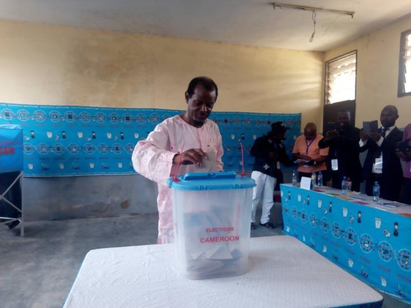 Cameroun – Elections sénatoriales : Ce dimanche 12 mars 2023 est jour de vote mais la razzia du RDPC est certaine malgré la concurrence de 9 autres partis politiques. Cameroun – Elections sénatoriales : Ce dimanche 12 mars 2023 est jour de vote mais la razzia du RDPC est certaine malgré la concurrence de 9 autres partis politiques.