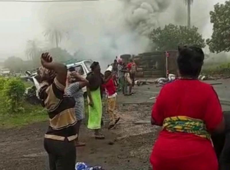 Cameroun: 12 morts dans un accident de la route dans le Sud-Ouest Cameroun: 12 morts dans un accident de la route dans le Sud-Ouest