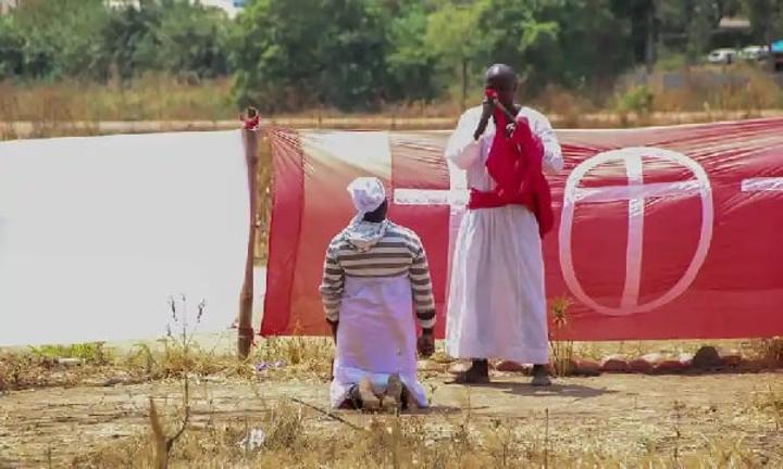 Secte : décidé à s'enrichir, il raconte comment la rose croix du Cameroun le recrute Secte : décidé à s'enrichir, il raconte comment la rose croix du Cameroun le recrute