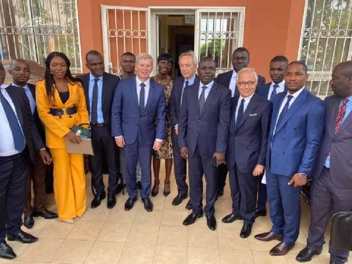 Amougou Belinga dans le rouge : Jeune Afrique révèle les dessous de la vente de Télésud, déjà délocalisée Amougou Belinga dans le rouge : Jeune Afrique révèle les dessous de la vente de Télésud, déjà délocalisée