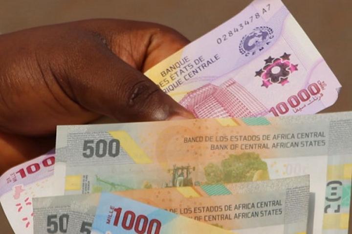 Monnaie : les autorités alertent sur la circulation de fausses coupures de la nouvelle gamme de billets au Cameroun Monnaie : les autorités alertent sur la circulation de fausses coupures de la nouvelle gamme de billets au Cameroun