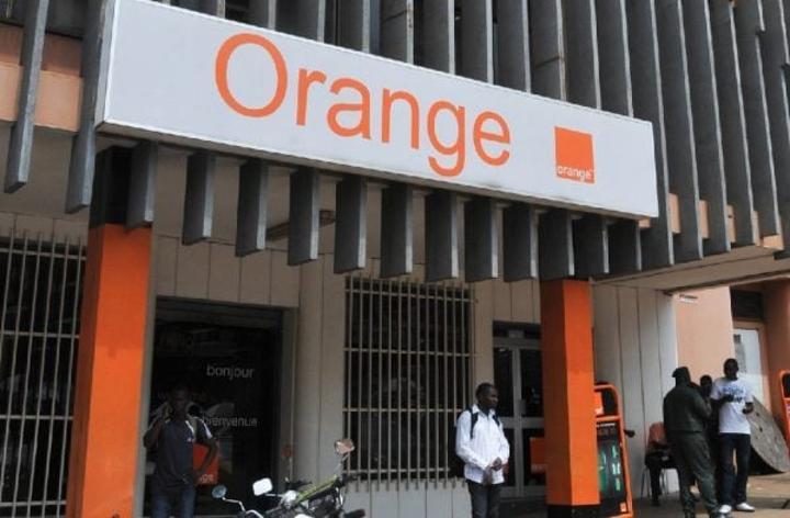 Le problème est plus grave : un inventeur camerounais réclame 2 000 milliards à Orange et MTN Le problème est plus grave : un inventeur camerounais réclame 2 000 milliards à Orange et MTN